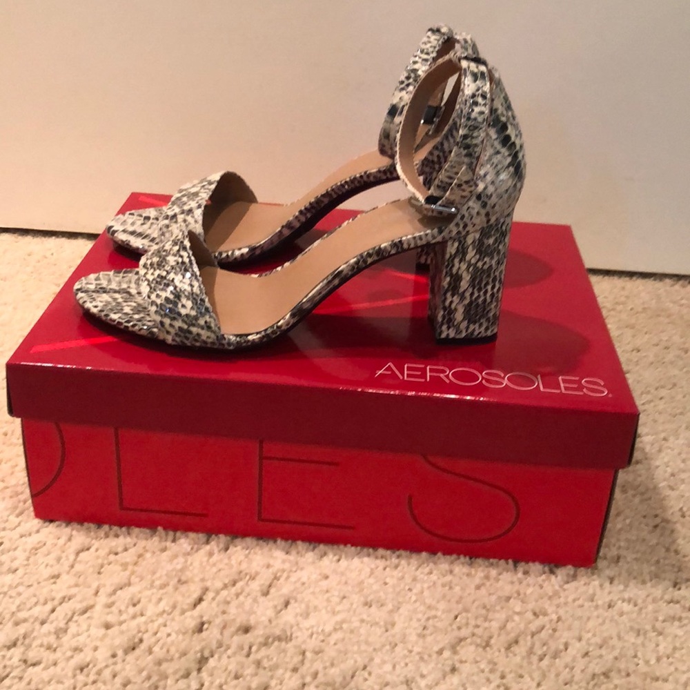 Aerosoles snakeskin sandals/heels